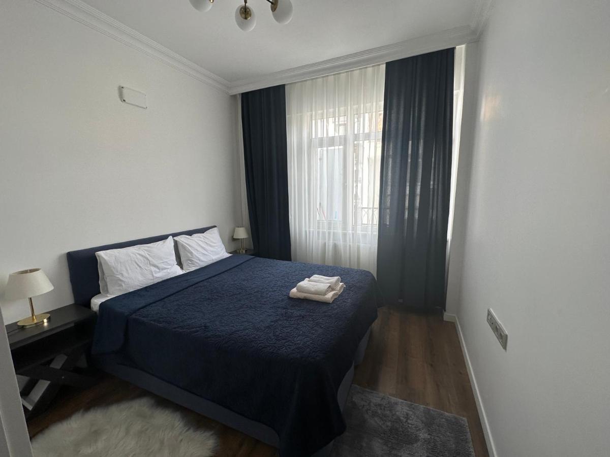 Center Of In Besiktas 2 1 With 2 Bathroom And 3 Air Conditioner Daire *