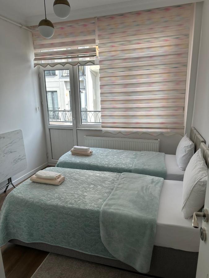 Center Of In Besiktas 2 1 With 2 Bathroom And 3 Air Conditioner İstanbul