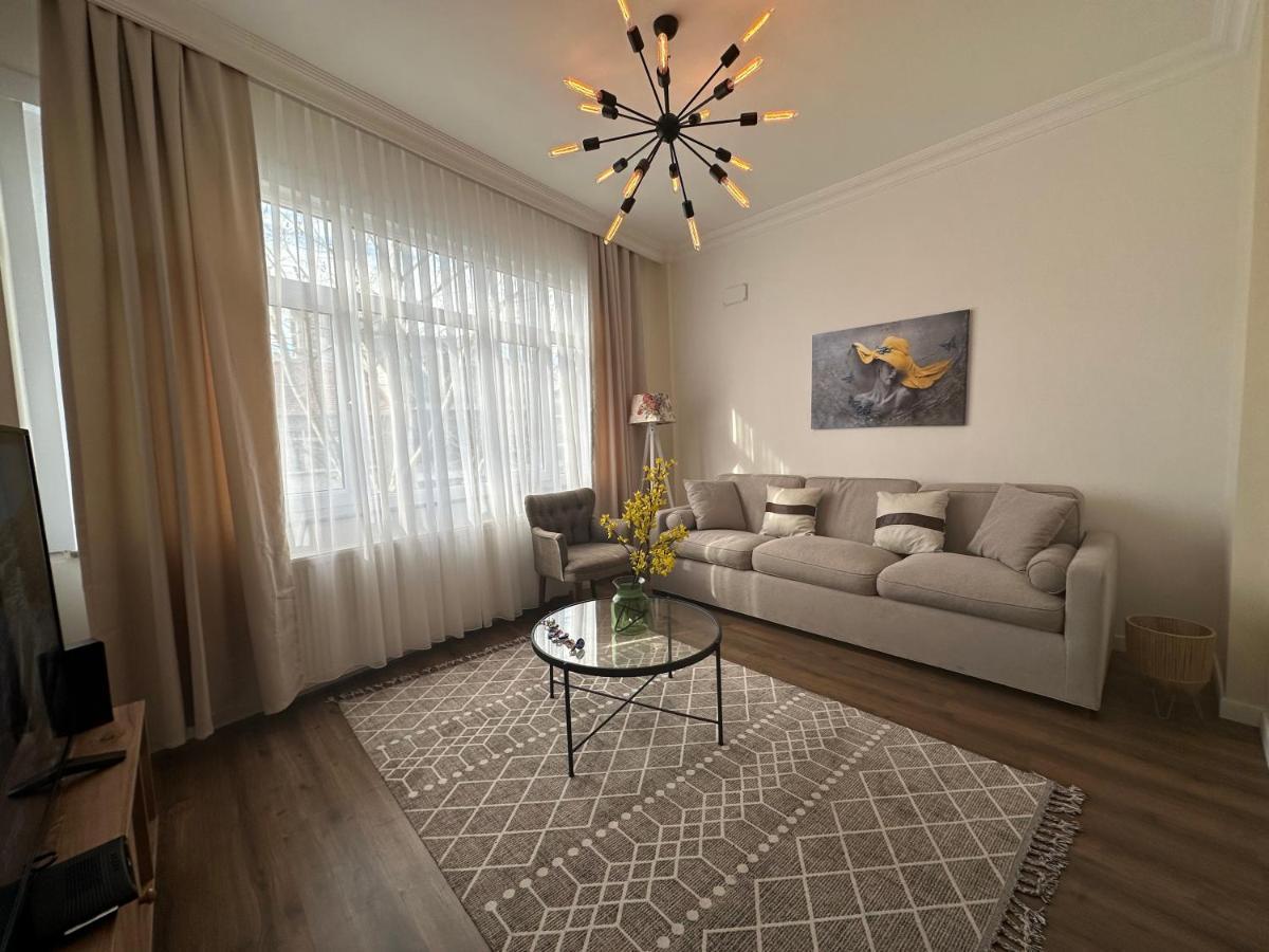 Center Of In Besiktas 2 1 With 2 Bathroom And 3 Air Conditioner * İstanbul