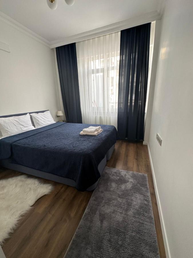 Center Of In Besiktas 2 1 With 2 Bathroom And 3 Air Conditioner Daire